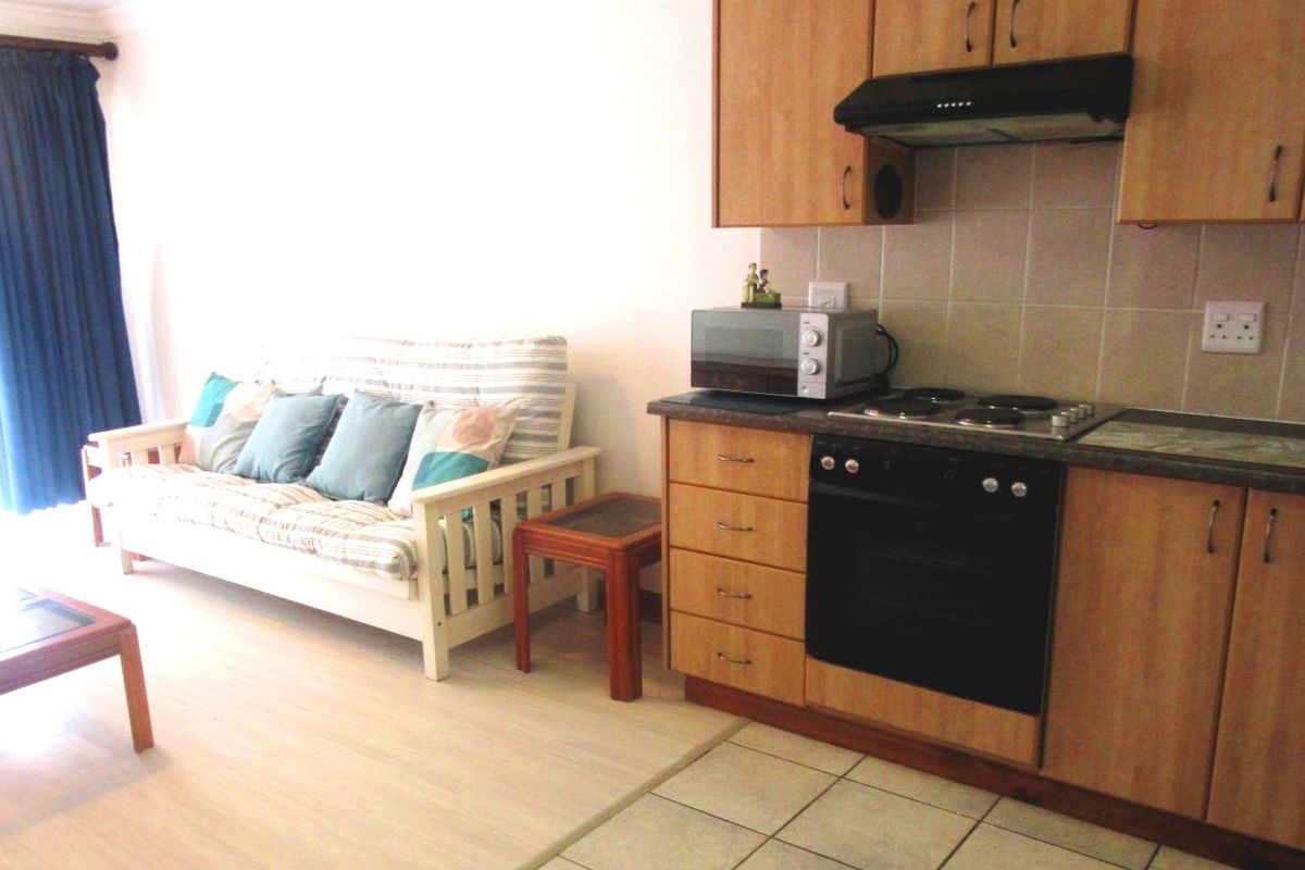 Groenkloof Reebok offers the best of two worlds. Drastically reduced price! - Photo 3