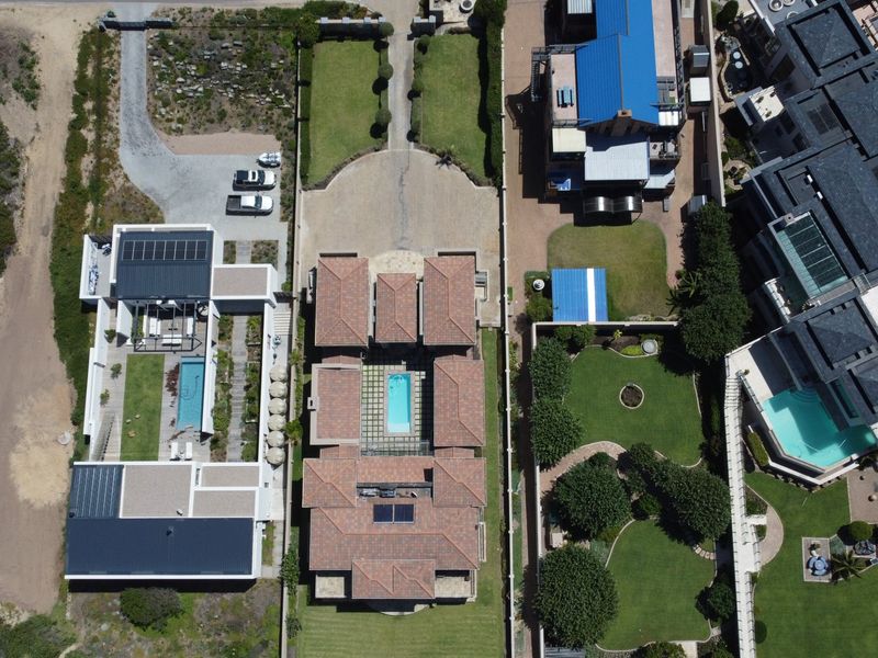 An expansive multiliving home right on the beachfront - Photo 8