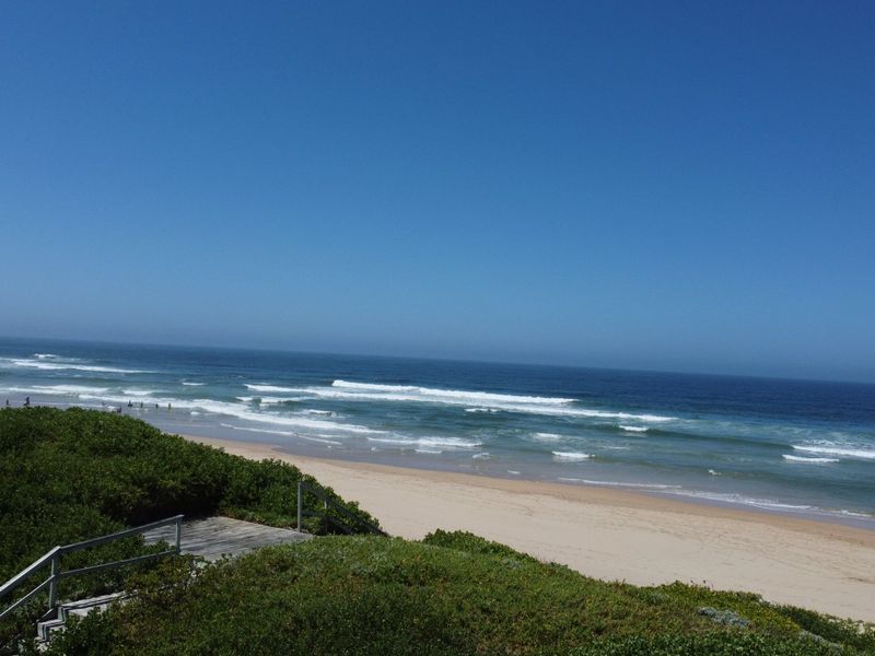 An expansive multiliving home right on the beachfront - Photo 6