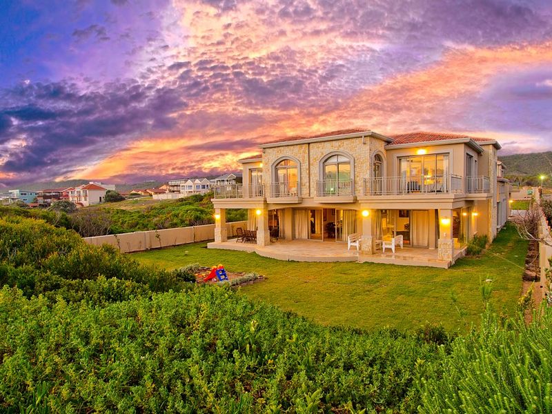 An expansive multiliving home right on the beachfront - Photo 2