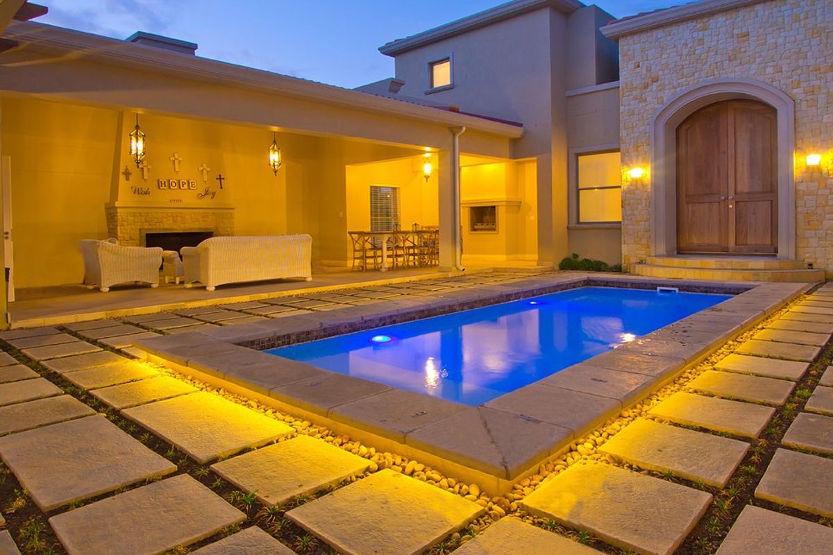 An expansive multiliving home right on the beachfront - Photo 5