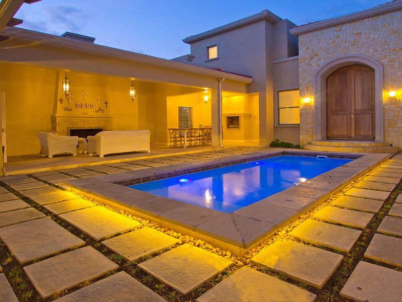 An expansive multiliving home right on the beachfront - Photo 5