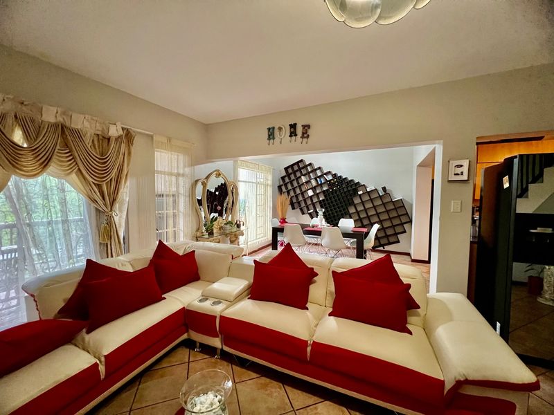 Charming 3-Bedroom Home in La Montagne – Perfect Lock-Up-And-Go - Photo 5