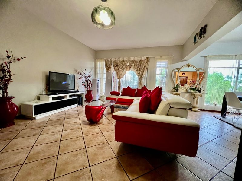 Charming 3-Bedroom Home in La Montagne – Perfect Lock-Up-And-Go - Photo 4