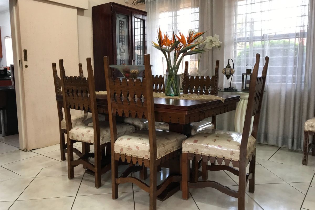 Luxury, Elegance and Prestige Your Dream Home           - Photo 5