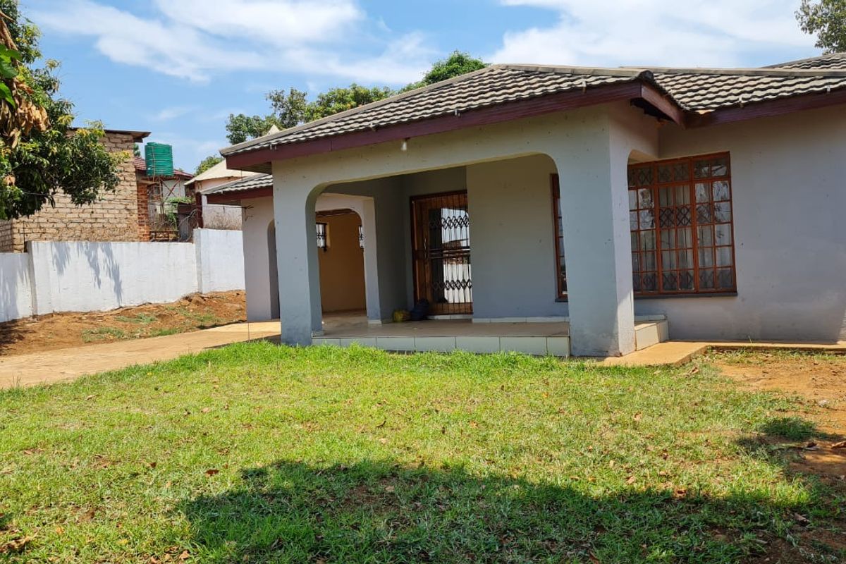 House for Sale in Thohoyandou M - Photo 2