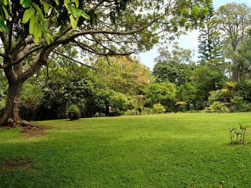 Beautiful Farm Style Home with an Expansive Garden! - Photo 8