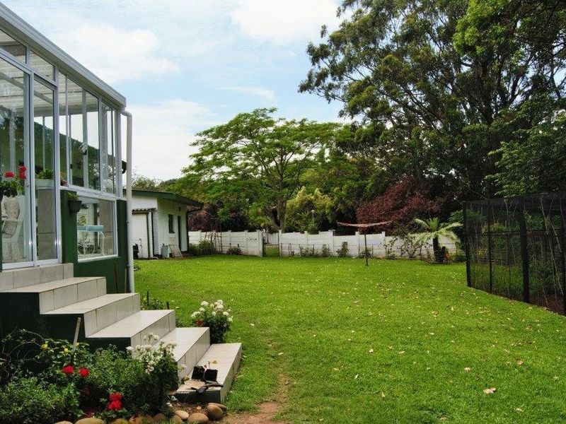 Beautiful Farm Style Home with an Expansive Garden! - Photo 7