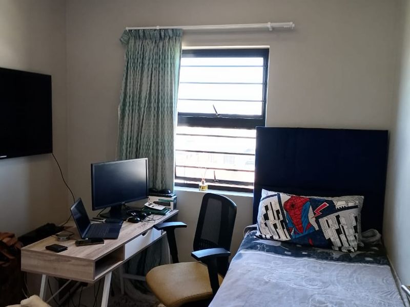Beautiful 3 bed and 2.5 bath  house to let   - Photo 8