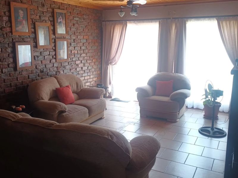 JUST PERFECT - Photo 10