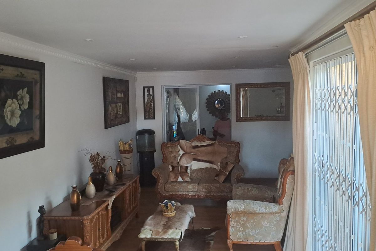 HOUSE FOR SALE SUMMERGREENS - Photo 2