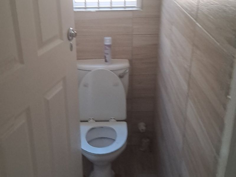 HOUSE FOR SALE SUMMERGREENS - Photo 10