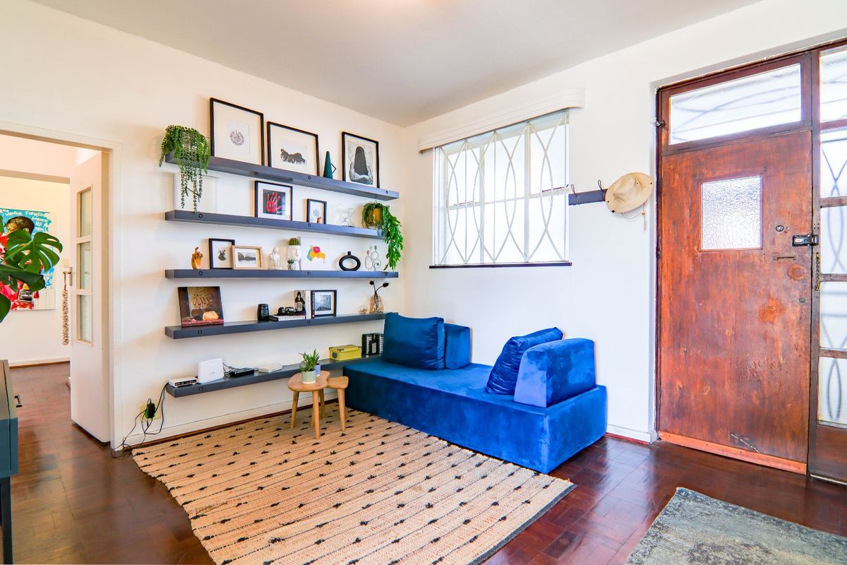 This gorgeous 3 bedroom corner unit is in a league of its own...  - Photo 4