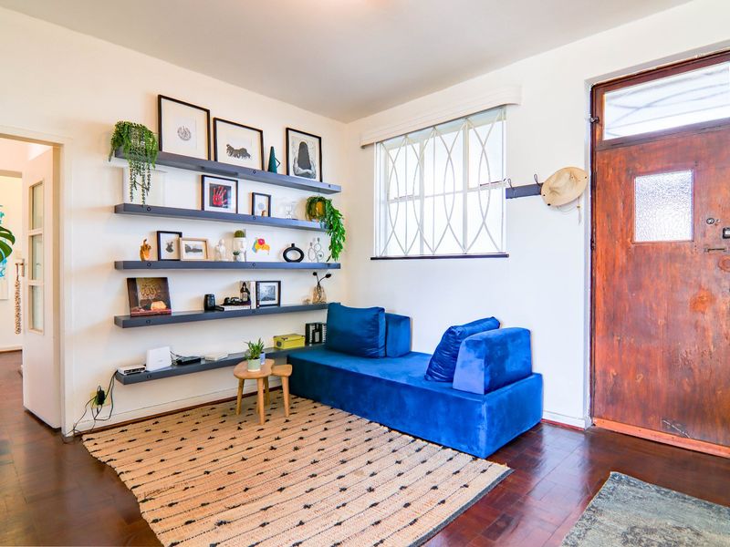 This gorgeous 3 bedroom corner unit is in a league of its own...  - Photo 4