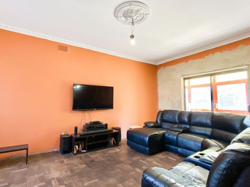 UNDER CONSTRUCTION, Double Story,Face brick, corner house, with swimming pool. - Photo 6