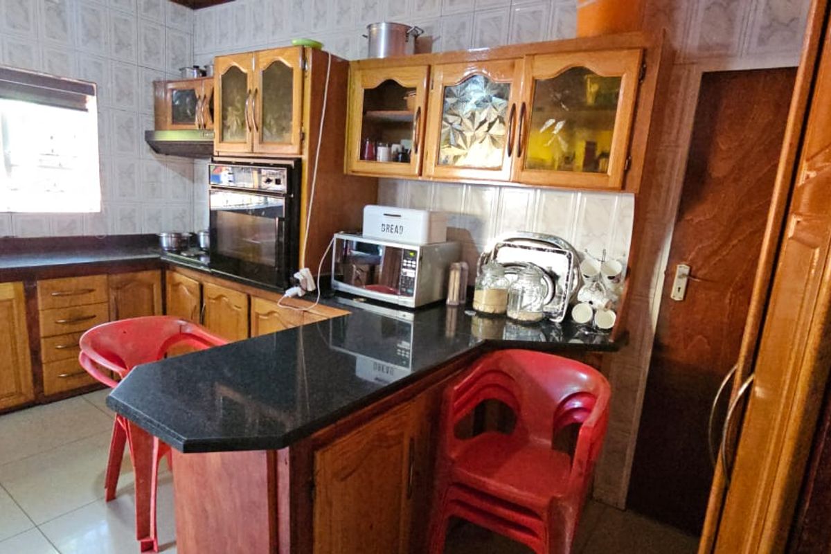 4  Bedroom  house  for Sale in  Thohoyandou Q - Photo 3