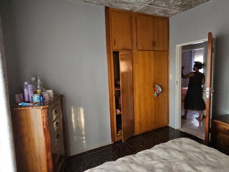 4  Bedroom  house  for Sale in  Thohoyandou Q - Photo 8