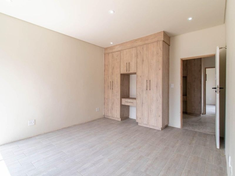 BRAND NEW DEVELOPMENT FOR SALE IN BEDFORDVIEW - Photo 3