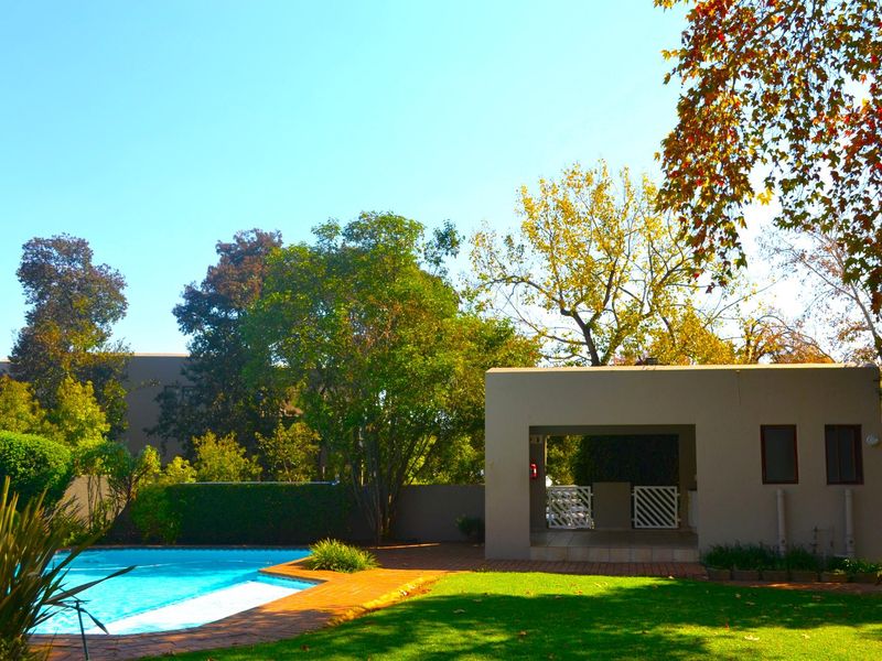 Two Bed Two Bath Upper Level Townhouse For Sale at Braemore - Photo 4