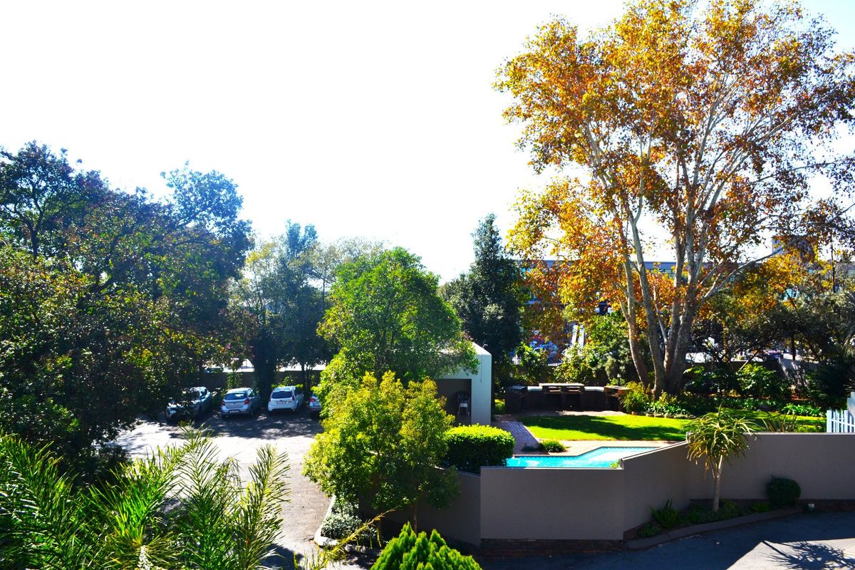 Two Bed Two Bath Upper Level Townhouse For Sale at Braemore - Photo 2