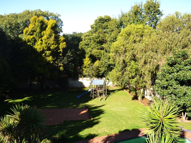5 Bedroom Residence For Sale in Hillel Avenue, Northcliff - Photo 4