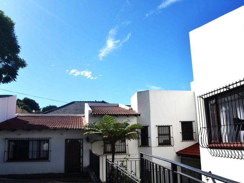5 Bedroom Residence For Sale in Hillel Avenue, Northcliff - Photo 3