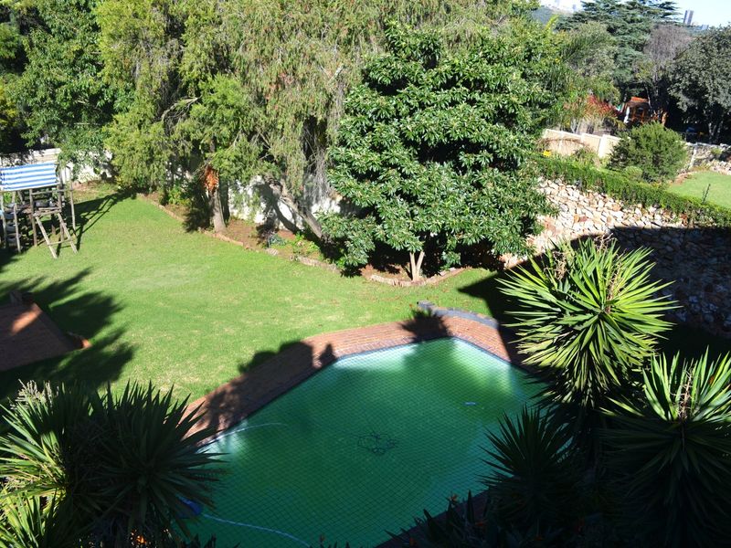 5 Bedroom Residence For Sale in Hillel Avenue, Northcliff - Photo 2