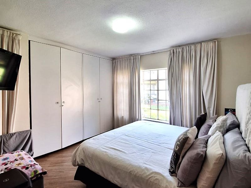 2 Bed 2 Bath Townhouse For Sale at Del Prado - Photo 9