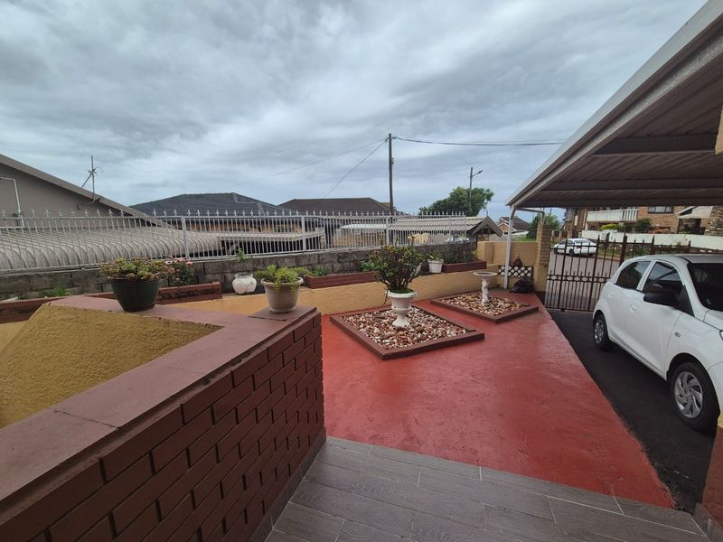 5 Bedroom House for sale in Mobeni Heights - Photo 7