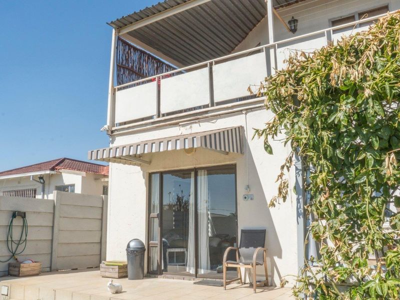 The most popular street in the SUBURB of SOLHEIM, lies this magnificent property with good views. - Photo 2