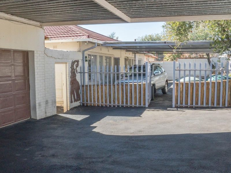 The most popular street in the SUBURB of SOLHEIM, lies this magnificent property with good views. - Photo 10