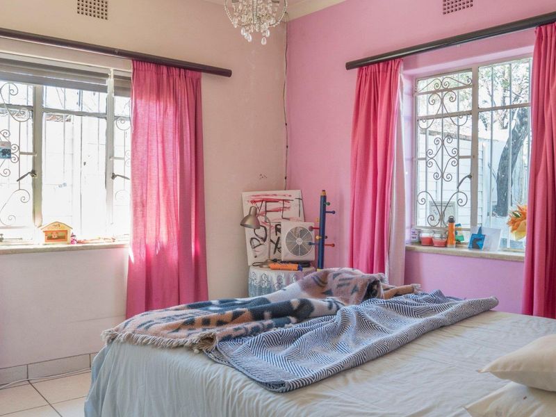 The most popular street in the SUBURB of SOLHEIM, lies this magnificent property with good views. - Photo 6