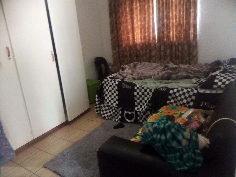 Calling investors, Multi tenanted property, in a prime area, of kensington. - Photo 10