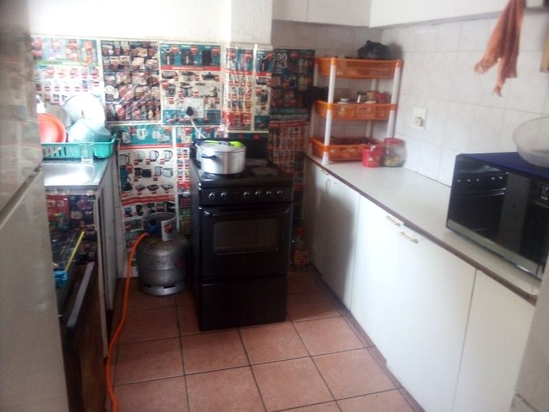 Calling investors, Multi tenanted property, in a prime area, of kensington. - Photo 9