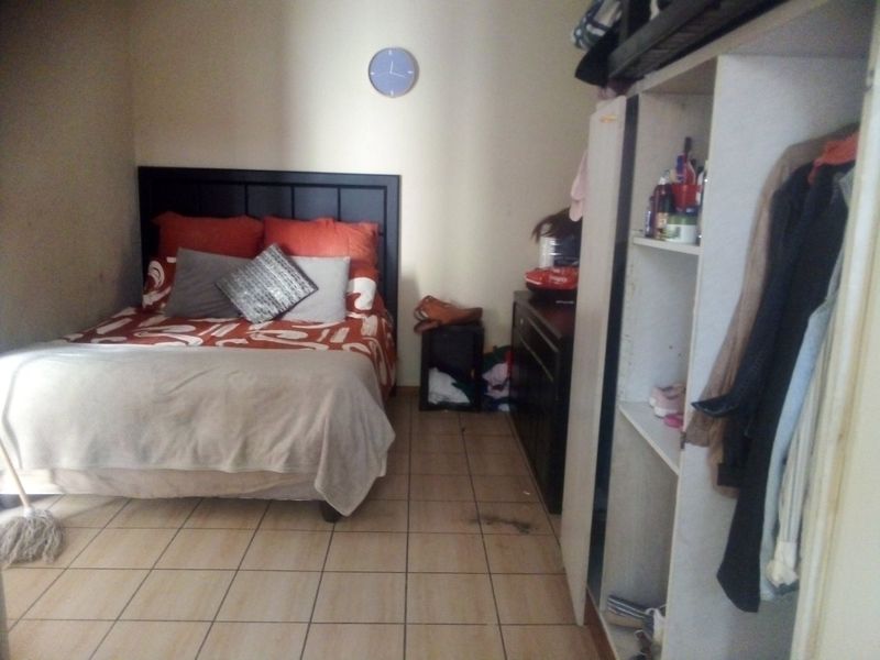 Calling investors, Multi tenanted property, in a prime area, of kensington. - Photo 6