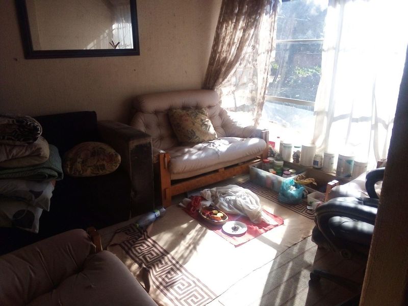 Huge stand, in the upmarket suburb of Bedford View on the Busy and Famous road Van Buuren Road. - Photo 9