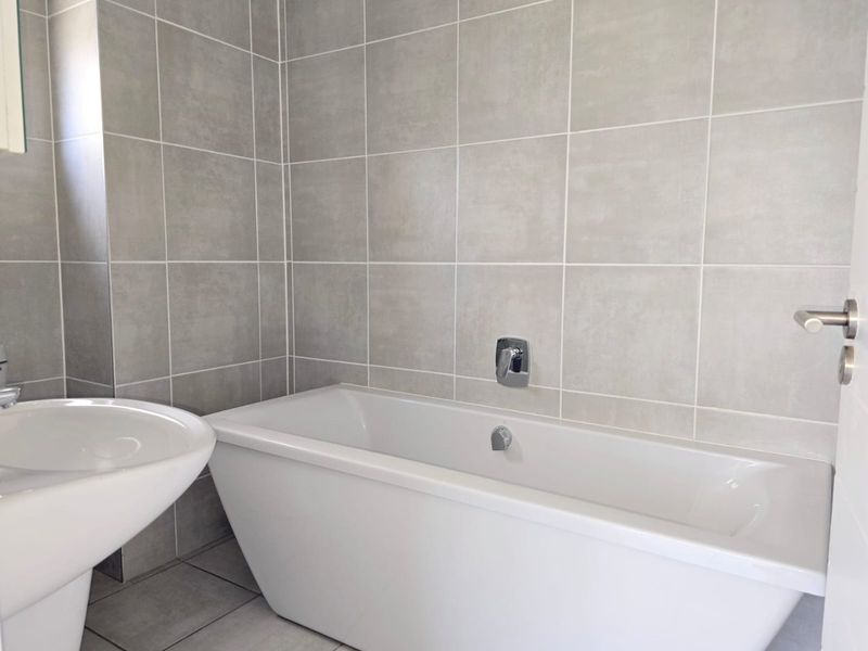2 Bedroom 2 Bathroom Apartment For Rent in Green Park Lifestyle Estate - Photo 9
