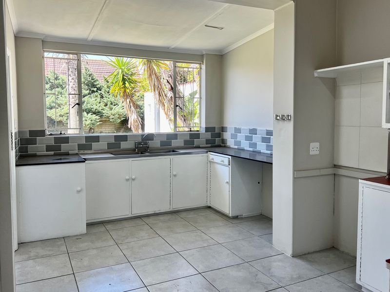 HERITAGE CHARM MEETS MODERN BUSINESS POTENTIAL - Photo 5