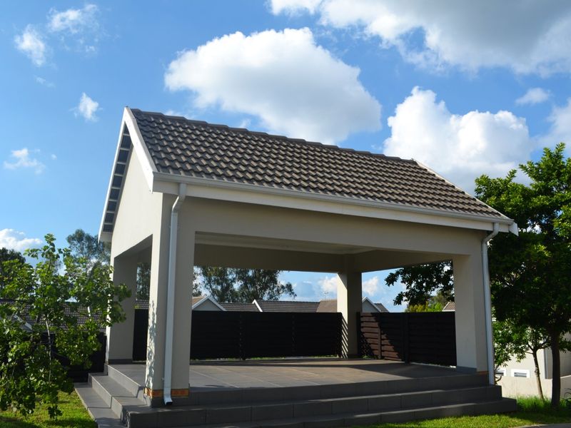 Stunning  3 Bedroom 2 Bathroom Duplex For Sale in Bryanston   - Photo 3