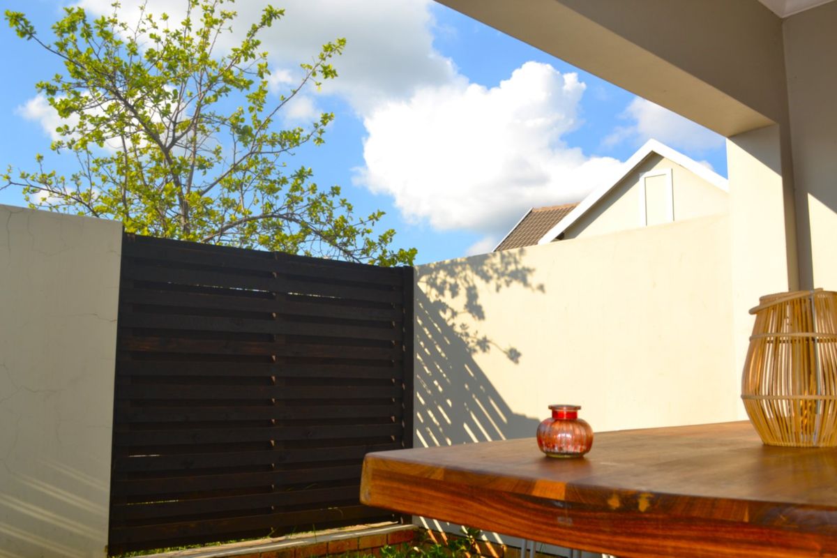 Stunning  3 Bedroom 2 Bathroom Duplex For Sale in Bryanston   - Photo 5