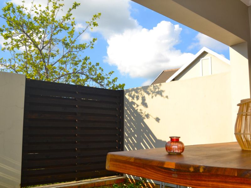 Stunning  3 Bedroom 2 Bathroom Duplex For Sale in Bryanston   - Photo 5