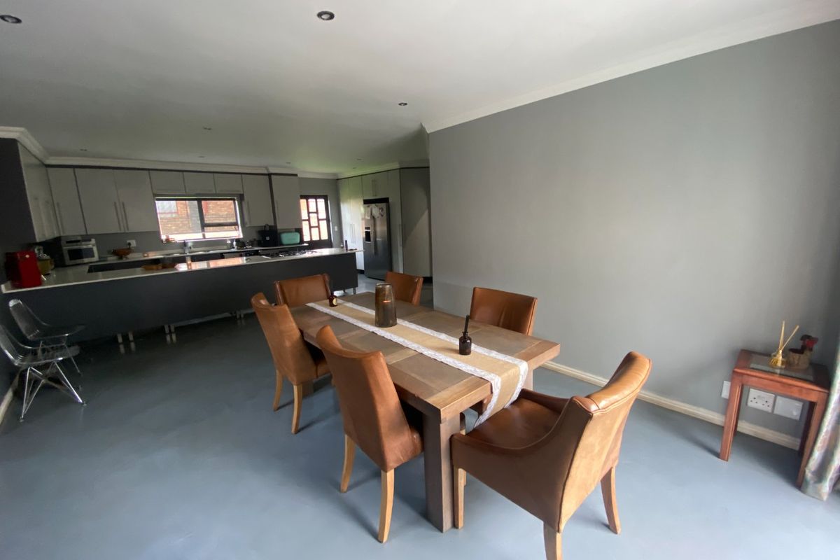 Modern Newly Renovated Home & Flatlet! - Photo 2