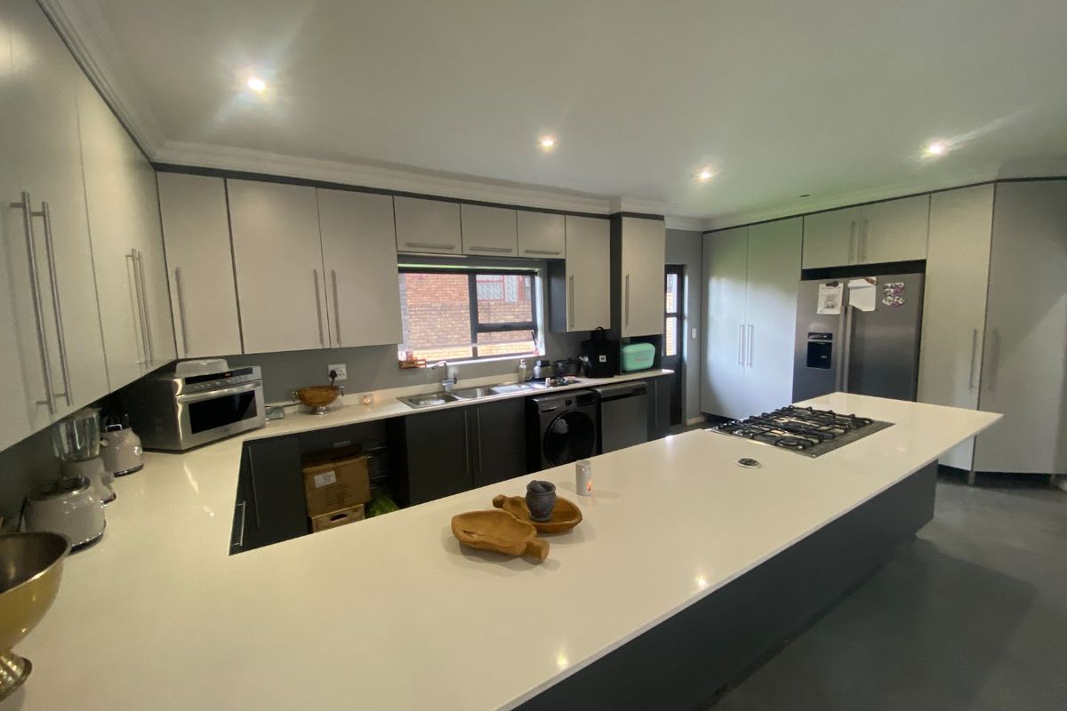 Modern Newly Renovated Home & Flatlet! - Photo 5