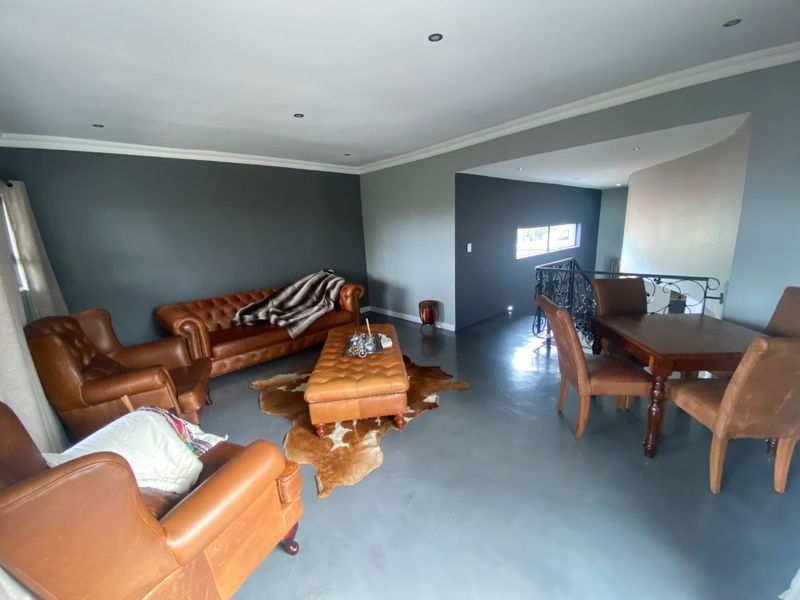 Modern Newly Renovated Home & Flatlet! - Photo 10