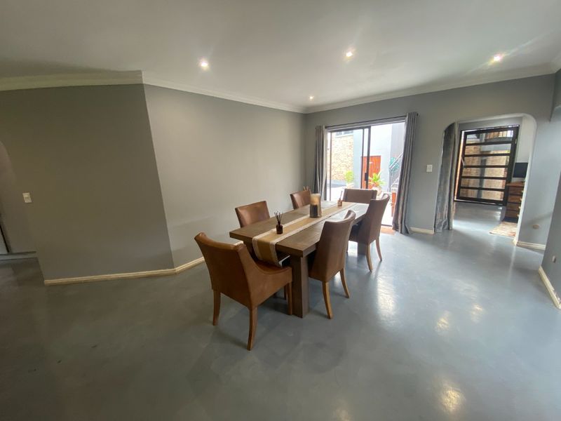 Modern Newly Renovated Home & Flatlet! - Photo 8