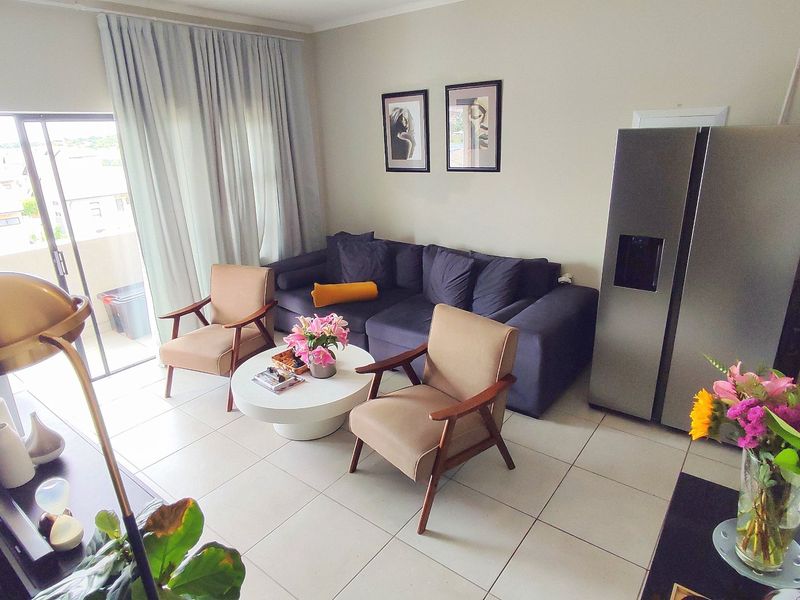 Modern 2 Bedroom Apartment in The Madison @ Amberfield City - Photo 3