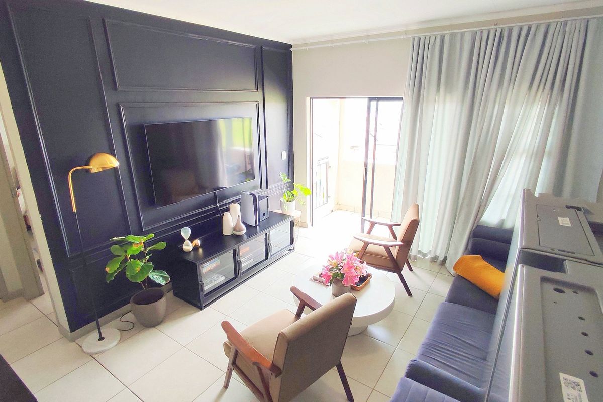 Modern 2 Bedroom Apartment in The Madison @ Amberfield City - Photo 4