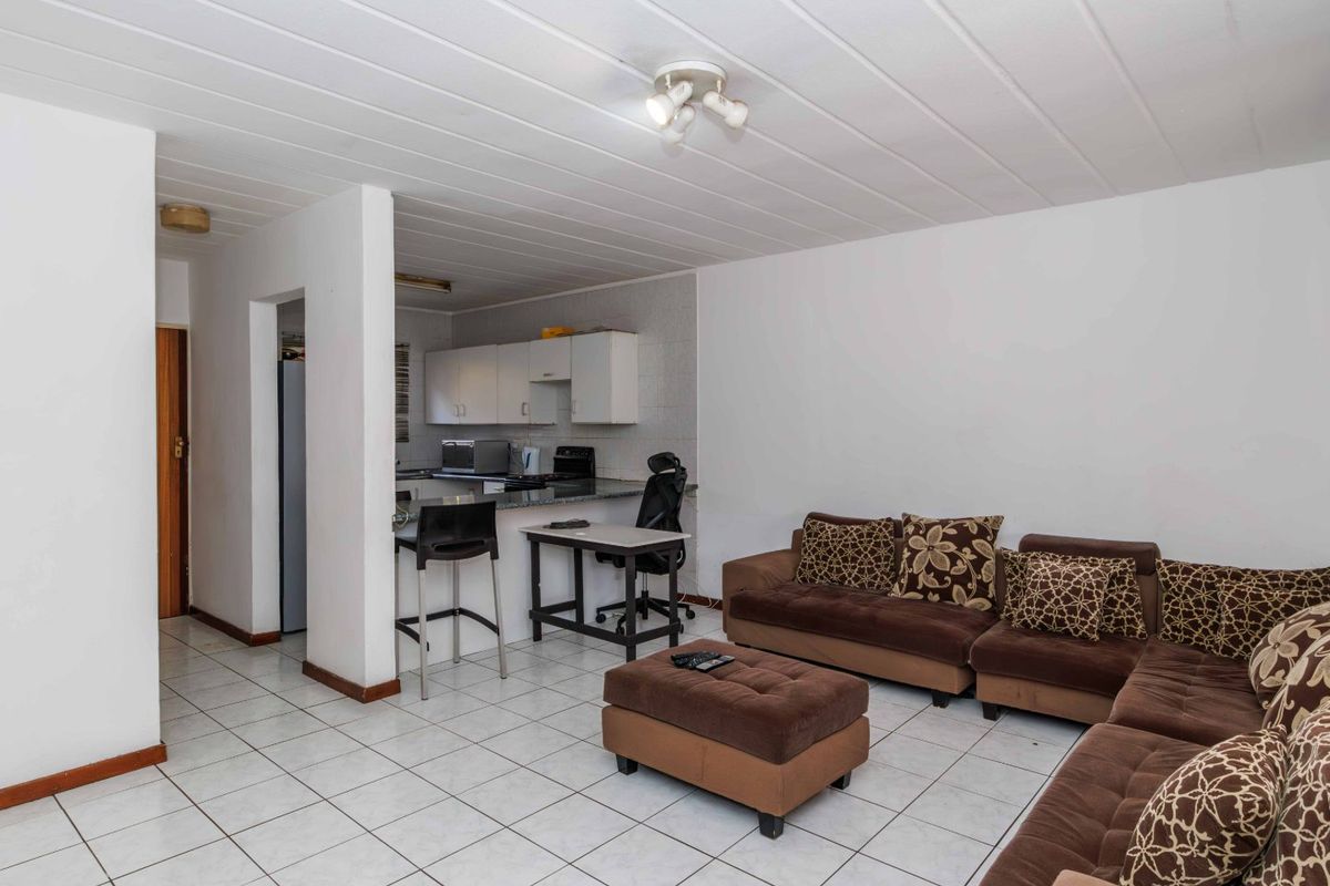 Charming Ground-Floor Townhouse in Greenfields, Edenglen - Photo 4