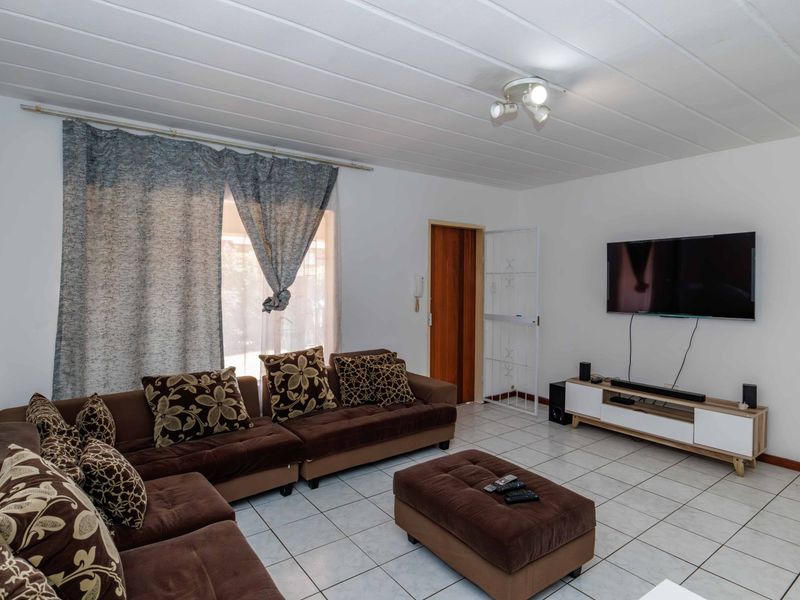 Charming Ground-Floor Townhouse in Greenfields, Edenglen - Photo 7