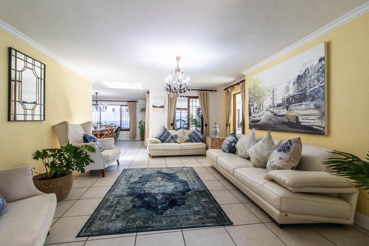 4 BEDROOM DOUBLE STOREY HOME FOR SALE IN MELROSE - Photo 3